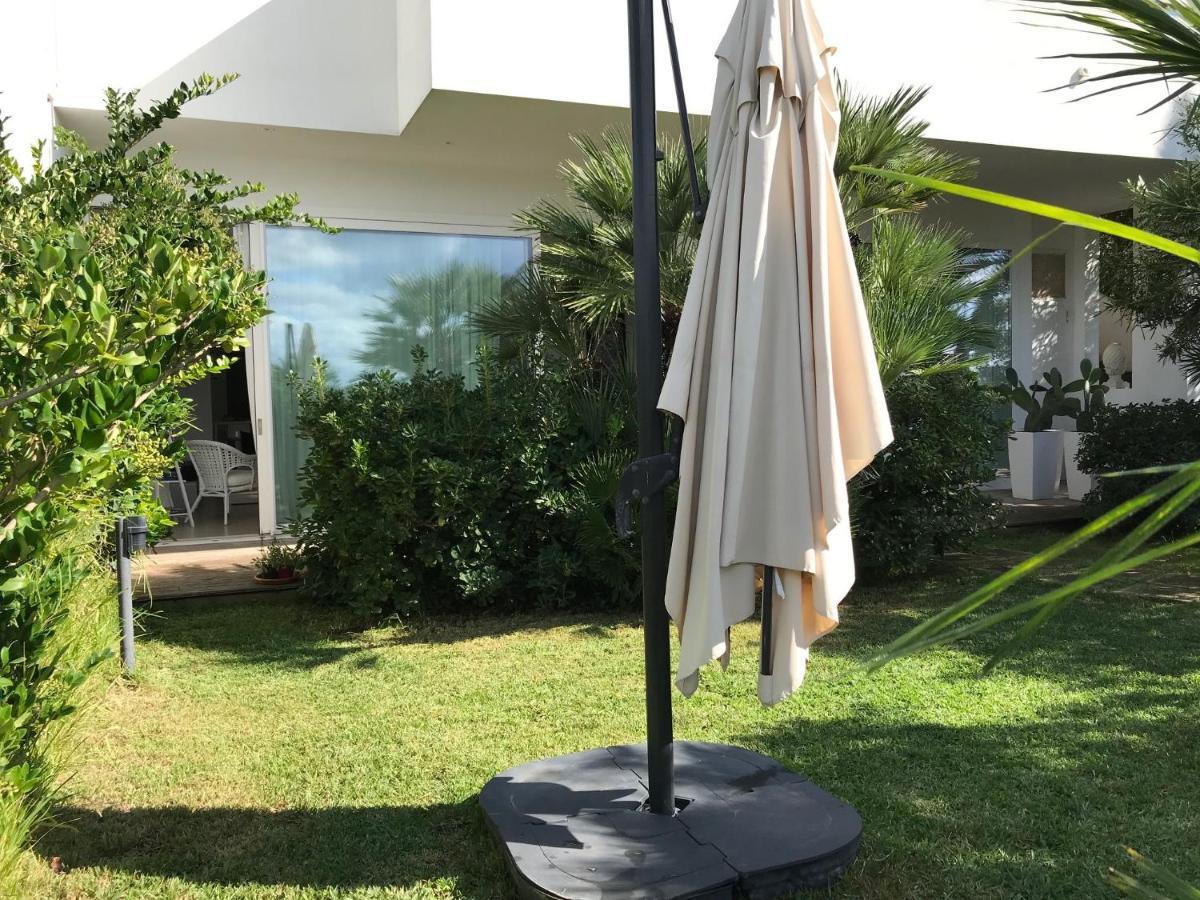 Casa Sugli Scogli Vila Fontane Bianche Exterior foto